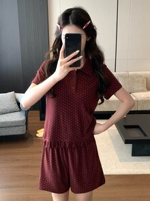 DAZY 女款夏季睡衣套裝 2件組，短袖半鈕扣翻領上衣配木耳邊飾與波點滿版印花，短版短褲 - 粉色 - 查看 5