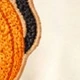 متعدد الألوان