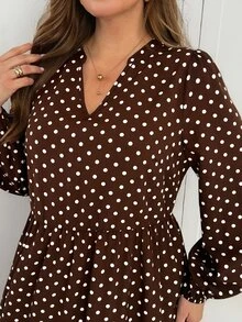 SHEIN Essnce 女款大尺碼棕色波點長袖洋裝，時尚休閒優雅，寬鬆舒適，秋冬穿搭，冬季洋裝 - 棕色 - 查看 4