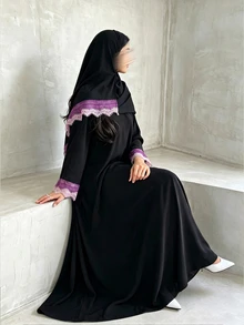 Yasmyna Solid Color Round Neck Contrast Lace Cuff Long Sleeve Maxi Abaya & Hijab 2pcs Set - Black - View 4