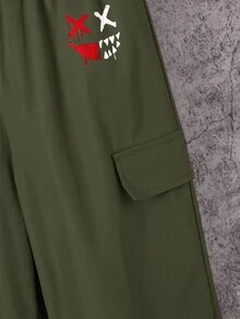 SHEIN 兒童青少年男孩休閒運動軍綠色工裝冬褲，紅黑印花貼袋鬆顯抽繩夏季款，適合上學、日常、旅行 - 軍綠色 - 查看 4