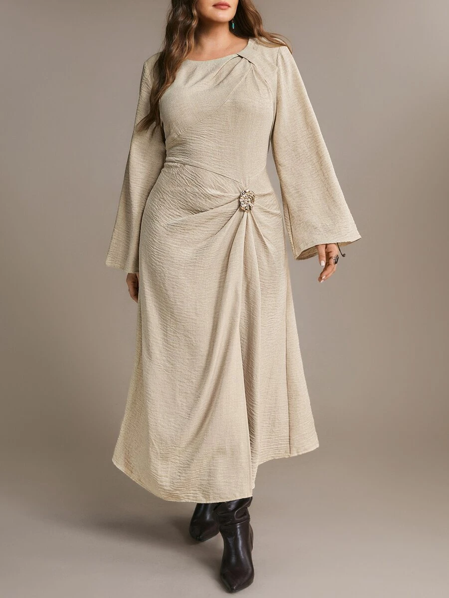 Freevana Gaun Pesta Maxi Wanita Elegan Warna Beige dengan Lengan Flare Panjang, Detail Kerut dan Drape, serta Hiasan Logam Emas - Aprikot - View 1
