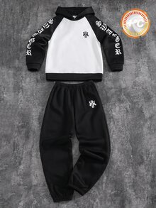 SHEIN 大童男孩字母印花插肩袖連帽衛衣與運動長褲休閒套裝 - 彩色 - 查看 1