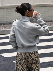 Muchica 女款灰色拿破崙拉鍊連帽衛衣，鈕扣裝飾，優雅休閒秋季長袖外套，適合城市度假旅行與戶外日常穿著 - 淺灰色 - 查看 2