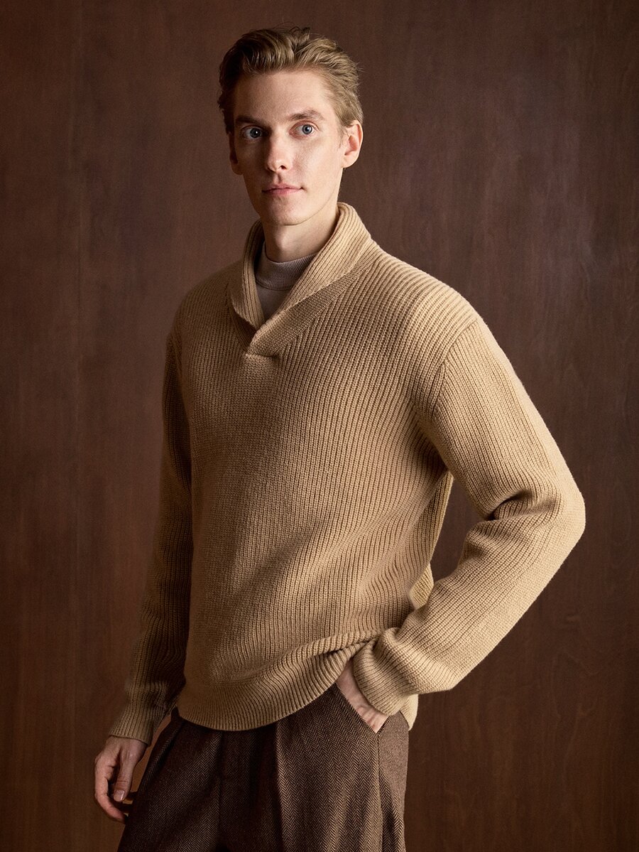 Manfinity CityGents Men's Minimalist V-Neck Turn-Down Collar Long Sleeve Sweater For Commuting - Camel - View 1