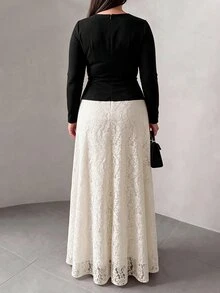 Modelyn 大尺碼雙色方領蕾絲喇叭下擺洋裝 - 彩色 - 查看 3