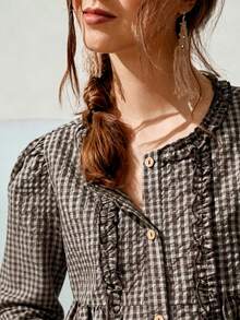 Trelyra 女款圓領荷葉花瓣袖復古格紋休閒長袖襯衫 - 棕色 - 查看 7
