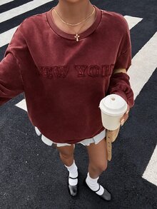 Muchica 女款復古貼花刺繡圓領長袖運動衫 - 酒紅色 - 查看 3