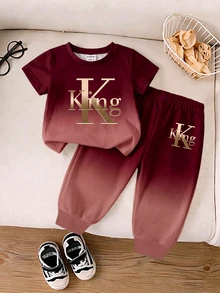 1套男嬰休閒時尚極簡字母KING印花漸層圓領短袖T恤與配套長褲，柔軟夏秋套裝 - 彩色 - 查看 3