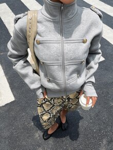 Muchica 女款灰色拿破崙拉鍊連帽衛衣，鈕扣裝飾，優雅休閒秋季長袖外套，適合城市度假旅行與戶外日常穿著 - 淺灰色 - 查看 4