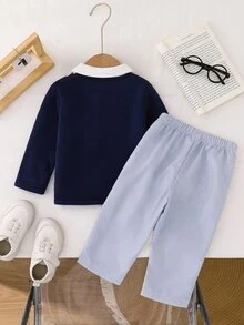 SHEIN 2件組男嬰 Polo 毛衣＋長褲套裝，學院風海軍藍白色熊圖案條紋 V 領長袖翻領修身款，適合婚禮、秋季、假期穿著 - 藏蓝色 - 查看 2