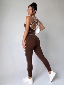Velisys Velisys Jumpsuit Olahraga Wanita Warna Cokelat dengan Trim Kontras, Elastisitas Tinggi, Tanpa Punggung, dan Detail Kerut untuk Yoga, Kebugaran, dan Lari - Coklat - View 6