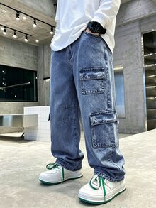 SHEIN 青少年男孩牛仔長褲，柔軟棉質休閒款，時尚百搭舒適，極簡風，全彈性腰頭，工裝多口袋設計，寬鬆直筒版型，黑灰色水洗牛仔長褲，適合日常穿著與度假 - 深色水洗藍 - 查看 2