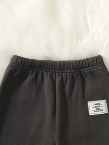 SHEIN 2件組幼童男孩夾克褲套裝 英倫風 灰棕白配色 仿皮草拼接 長袖連帽 加厚保暖 冬季度假款 秋季慢跑抓絨內裡 - 深灰色 - 查看 12