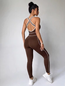 Velisys Velisys Jumpsuit Olahraga Wanita Warna Cokelat dengan Trim Kontras, Elastisitas Tinggi, Tanpa Punggung, dan Detail Kerut untuk Yoga, Kebugaran, dan Lari - Coklat - View 5
