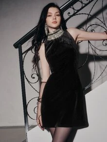 Anewsta Affair Gaun Malam Wanita Tanpa Lengan Berhiaskan Rhinestone yang Mempertegas Pinggang, Romantis dan Elegan - Hitam - View 1