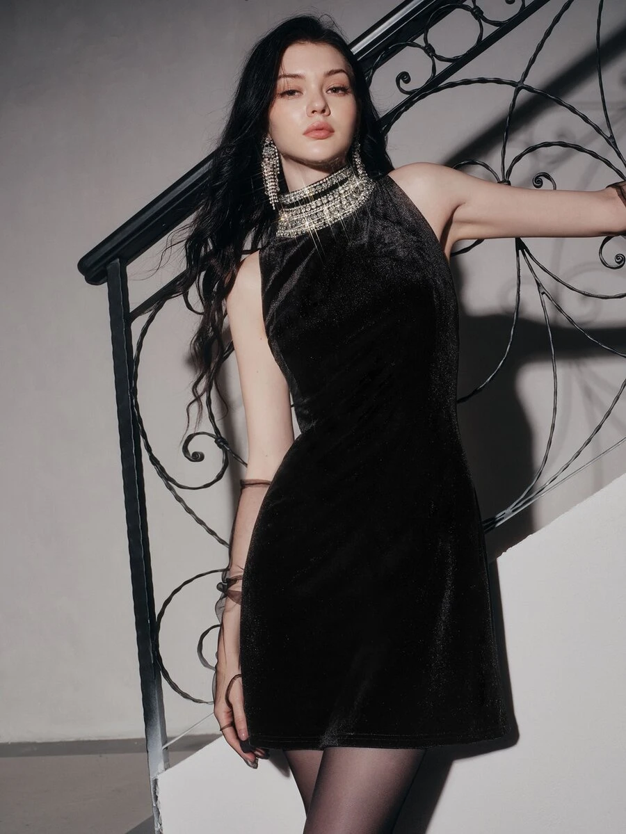 Anewsta Affair Gaun Malam Wanita Tanpa Lengan Berhiaskan Rhinestone yang Mempertegas Pinggang, Romantis dan Elegan - Hitam - View 1
