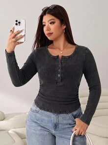 Solflare Plus Size Solid Rib-Knit Half Button Placket Slim Waist Tee Fall - Black - View 6
