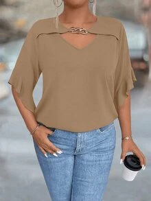 Rometta Blusa de talla grande con cuello hueco, mangas con volantes y unicolor - Caqui - Ver 4