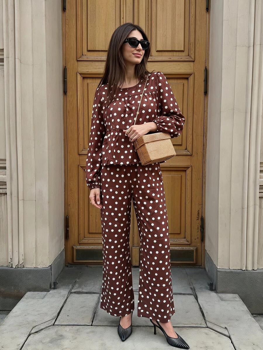 SHEIN PariChic طقم نسائي من قطعتين قميص بأكمام طويلة وبنطال بطبعة نقاط فرنسية - بني - مشاهدة 1