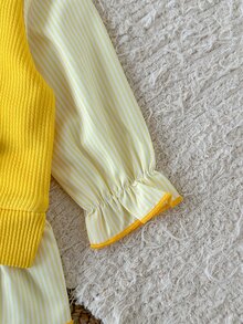 SHEIN 2pcs Baby Girls Top Flare Pants Cute Sweet Bright Yellow Floral Bee Ruffle Flutter Sleeve Round Neck Birthday Fall Long Sleeve Top Holiday Ribbed Knit - Yellow - View 6