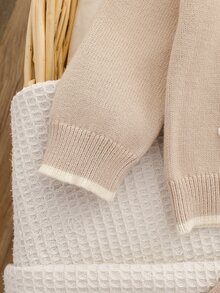 SHEIN 女嬰 2 件套毛衣套裝，圓領套頭上衣搭配手工刺繡蜜蜂設計，工藝精湛，精緻 + 針織寬腿褲，舒適柔軟，黃色蜜蜂，甜美休閒優雅淑女風，極簡日常穿著，適合秋冬旅行出遊派對戶外 - 駝色 - 查看 4