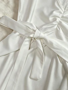 IslaSuriya Kemeja Lengan Panjang Warna Polos dengan Hiasan Renda dan Kerah Ikat, Cocok untuk Kencan, Liburan, Pesta, Jalan-jalan Sehari-hari, Berkumpul, dan Aktivitas Luar Ruangan. - Putih - View 5