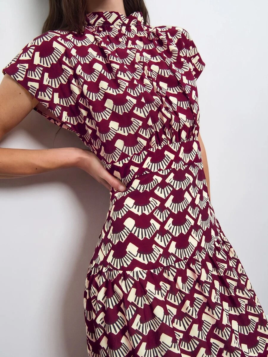 Nöista A Modern Chinese-Style Sleeveless Long Dress. - Burgundy - View 1
