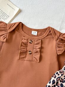 SHEIN Playful Pals 2件組女嬰春秋復古花卉兩件套，黑色羅紋長袖連身衣搭配荷葉袖與豹紋鈕扣門襟荷葉邊細節，高腰黑色花卉印花錐形長褲附蝴蝶結腰帶，彈性親膚面料，韓系風格，適合日常穿著與外出 - 彩色 - 查看 5