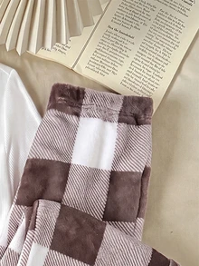 SHEIN 青少年女孩秋/冬修身 T 恤與毛茸茸格紋長褲家居服套裝，休閒舒適睡衣套裝，長袖，秋季穿搭 - 卡其色 - 查看 7
