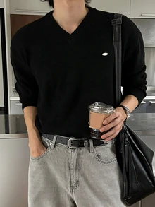 DAZY Autumn/Winter Black V-Neck Metal Logo Design Long Sleeve Men's Sweater - Black - View 3