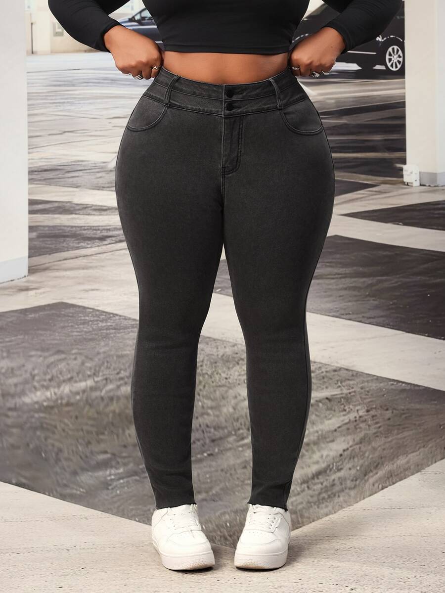SHEIN PETITE CURVE بنطال جينز ضيق بخصر عالي بلون موحد للنساء بمقاسات كبيرة - الأسود - مشاهدة 1
