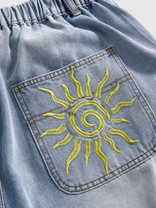 ROMWE Street Life Light Blue Applique Embroidery Studded Colorful Roman Pattern Sun Element Plus Size Women's 5-Inch Denim Shorts - Blue - View 4