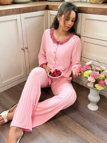 Snug Reverie طقم بيجامة نسائي من الصوف الناعم المضلع الرقيق بأكمام طويلة، بلون موحد مع تطريز دانتيل حلو - وردي - مشاهدة 6