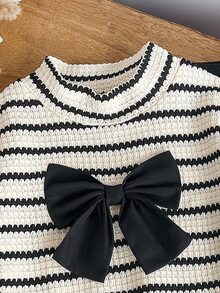 SHEIN 2件組幼女羅紋上衣＋喇叭褲，甜美黑白蝴蝶結羅紋長袖圓領休閒套裝，生日派對秋季連身衣毛衣，時尚風 - 黑與白 - 查看 8