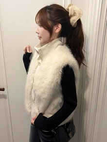 FRIFUL 女款翻領鈕扣無袖人造毛皮外套，奶油白色，冬季日常、夜店、約會穿搭，優雅休閒，抓絨內裡 - 杏色 - 查看 3