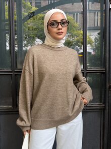 DAZY 女款秋冬駝色圓領寬鬆落肩極簡純色基礎慵懶休閒通勤日常針織衫 - 杏色 - 查看 3