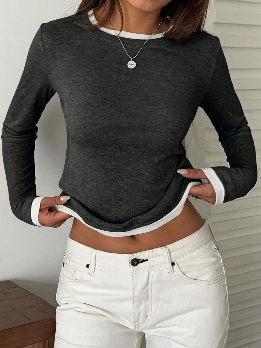 DAZY 女款拼接撞色假兩件式圓領長袖休閒街頭度假風春夏秋打底T恤 - 黑色 - 查看 1