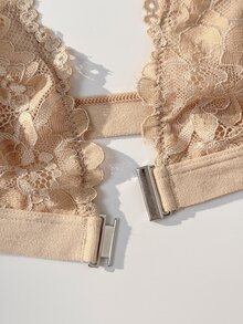 PetitDoll Elegant French Lace Front Closure Triangle Cup Wireless Bra 3-Piece Set - Multicolor - View 7
