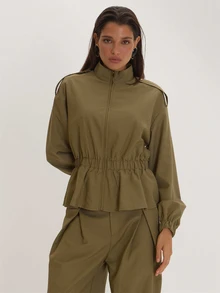 MUSEYN Jaket Khaki Ringan dengan Kerah Tinggi dan Epaulette Ukuran Besar, Serbaguna, Kasual untuk Sehari-hari di Musim Gugur - Olive Green - View 1