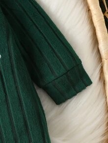SHEIN 2件組新生兒嬰兒連身衣套裝 可愛甜美 深綠色 羅紋 愛心字母 熊耳 長袖 圓領 常規款 假日 秋冬 聖誕節 萬聖節 針織 - 綠色 - 查看 4