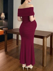 DAZY Maternity Solid Color Cold Shoulder Long Sleeve Waist-Cinching Ruffle Hem Dress - Red - View 2