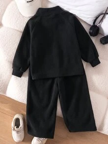 男孩韓式簡約黑灰對比色插肩袖圓領衛衣搭配同色拼接寬鬆長褲運動褲套裝，春季日常穿搭 - 黑色 - 查看 2