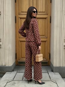 SHEIN PariChic طقم نسائي من قطعتين قميص بأكمام طويلة وبنطال بطبعة نقاط فرنسية - بني - مشاهدة 2