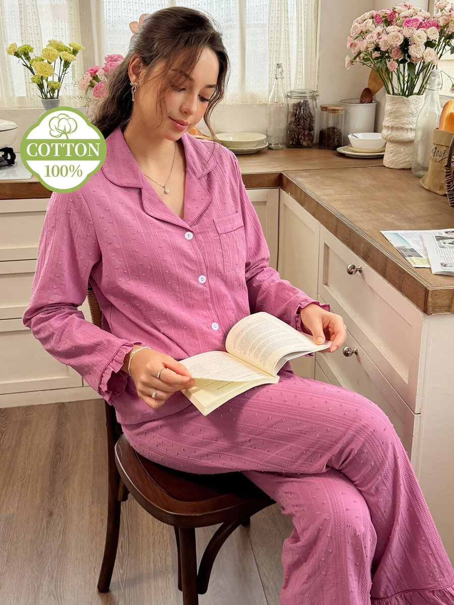 Snug Reverie طقم بيجامة نسائي من القطن 100% باللون الوردي العميق، مفتوح من الأمام بأكمام طويلة، ملابس منزلية رومانسية منعشة بنقشة جاكار وحافة مكشكشة - وردي - مشاهدة 1
