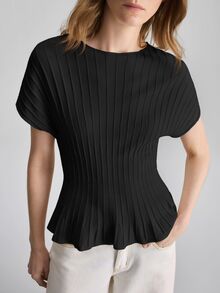 Ontre 2026SS夏季新款女款針織上衣，短袖牙籤條紋設計，純色圓領短袖時尚百搭女款毛衣，教師穿搭，度假假日服裝，浪漫約會，修身款，女款辦公穿著，女款外出穿搭，女款商務休閒，日，都市現代，極簡時尚通勤 - 黑色 - 查看 1