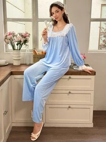Snug Reverie طقم بيجامة بأسلوب ملكي للخريف/الشتاء من المخمل مع حافة دانتيل، بياقة مربعة وأكمام طويلة وسروال طويل - أزرق فاتح اللون - مشاهدة 4