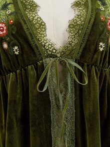 ROMWE Fairycore Plus Size Autumn/Winter Vintage Mori Style Floral Embroidered Velvet Drawstring Open Front A-Line Top - Green - View 3