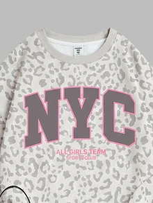 灰粉色調時尚豹紋運動風拼色 NYC 字母圖案女童休閒套裝，柔軟舒適寬鬆圓領套頭衛衣＋緊身褲 2 件組，適合秋冬日常、街頭風、甜酷開學穿搭、美式高街慵懶休閒時尚 - 白色 - 查看 6