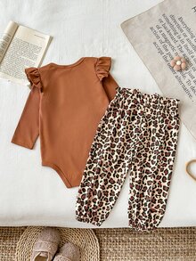 SHEIN Playful Pals 2件組女嬰春秋復古花卉兩件套，黑色羅紋長袖連身衣搭配荷葉袖與豹紋鈕扣門襟荷葉邊細節，高腰黑色花卉印花錐形長褲附蝴蝶結腰帶，彈性親膚面料，韓系風格，適合日常穿著與外出 - 彩色 - 查看 4